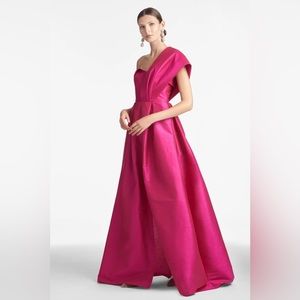 Beautiful Sachin & Babi Clarissa Gown fuchsia.Size 12. R221g13-675. New w/ Tags.